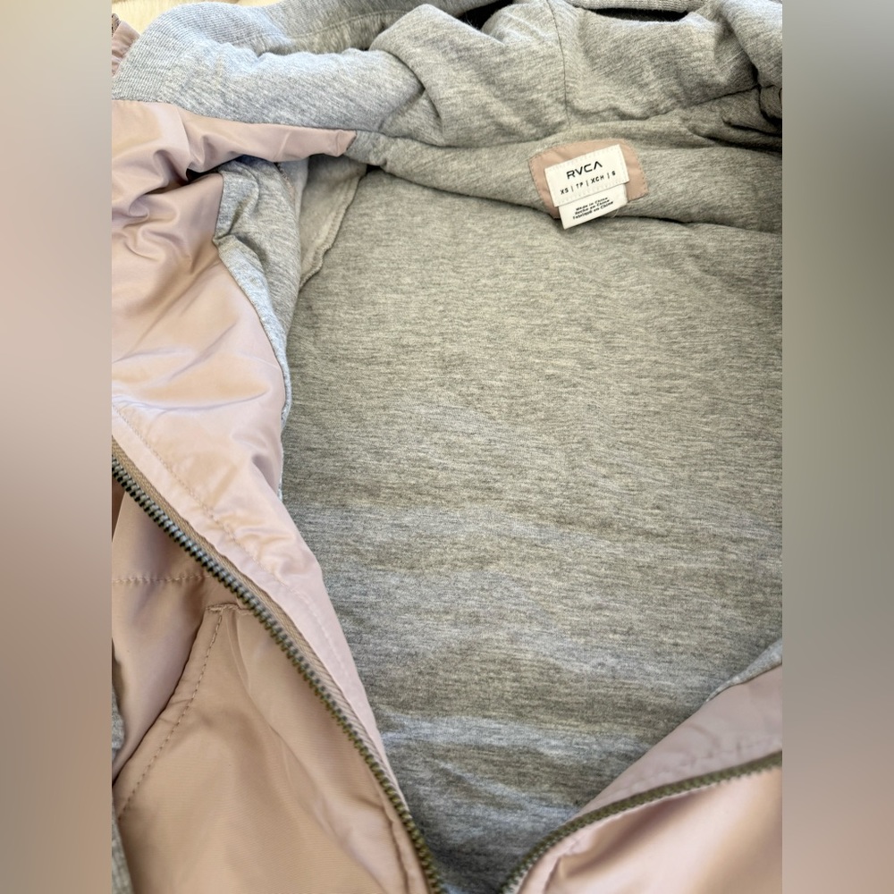 Nwot Rvca Jacket - image 4